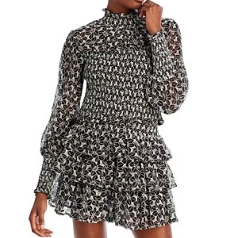 Smocked Black & White Floral Long-Sleeve Mini Top size Small